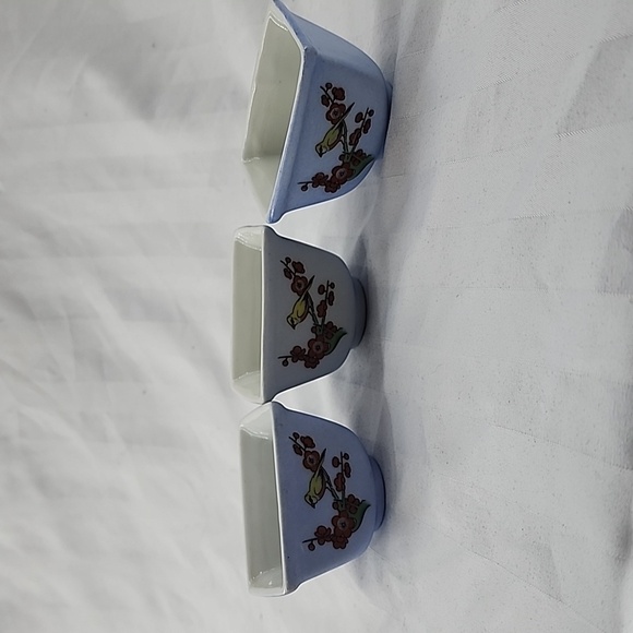 Vintage Blue Sake or Sauce Cups Made in China Yellow Birds - Picture 1 of 5